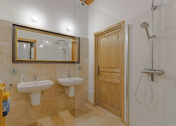 3 * Condat-sur-Vézère